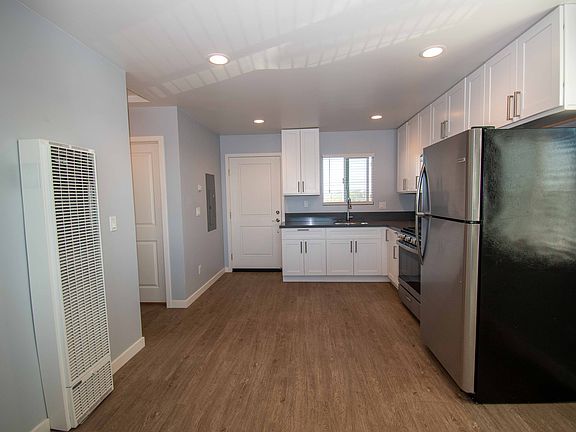 3rd image of 6650-1 Bell Ct
