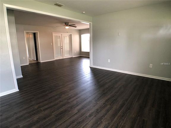 2nd image of 904 Avenue S SE