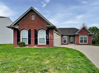 937 Heatherwood Dr, Greenwood, IN 46143