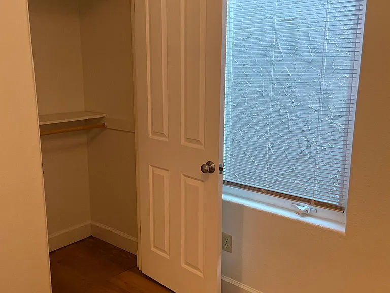 412 Mellus St #1 — Photo 8