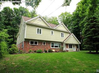 187 Kitchell Lake Dr E, West Milford, NJ 07480