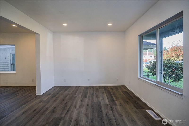 4th image of 1114 Wheeler Avenue