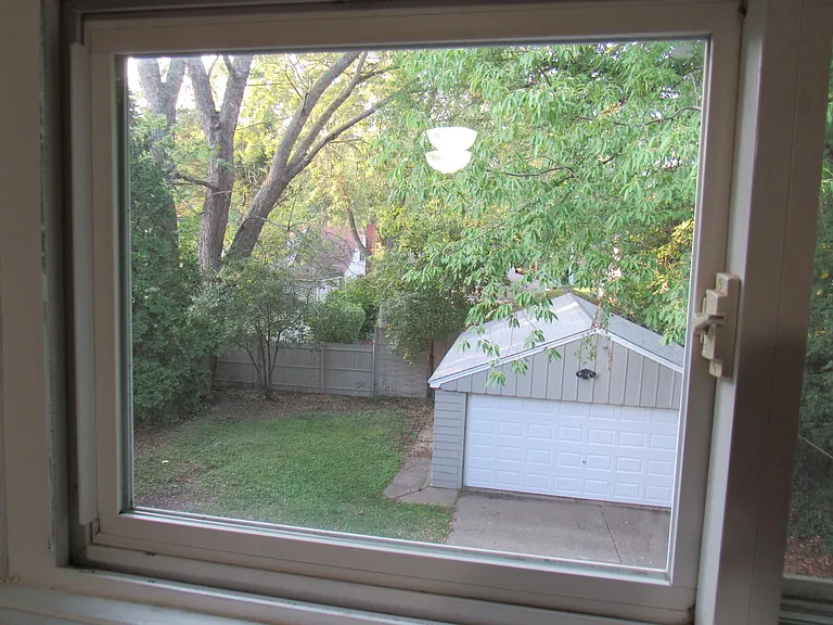 619 Mull Ave — Photo 4