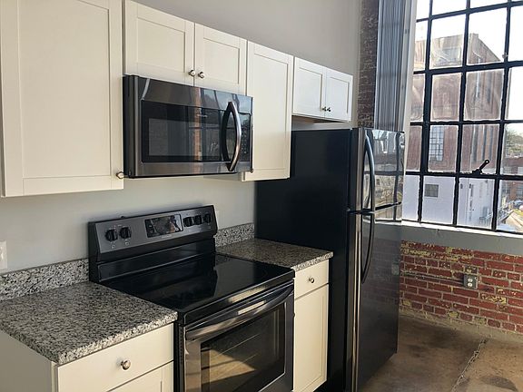 2nd image of 2734 Fort Ave #F076c7611