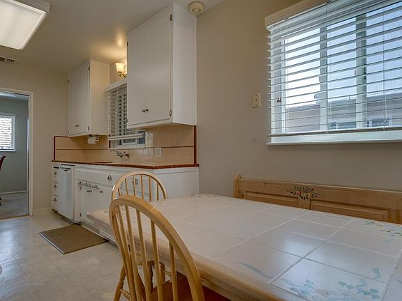 5th image of 338 Golden West Ave