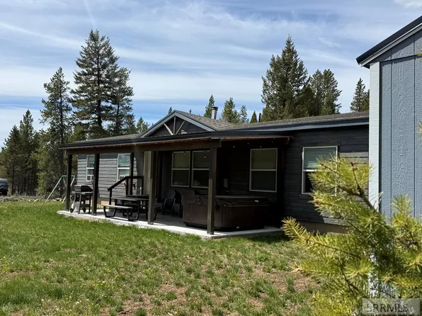 3544 Browning Rd, Island Park, ID 83429