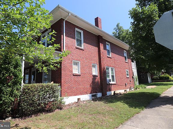 2nd image of 301 N Waverly St
