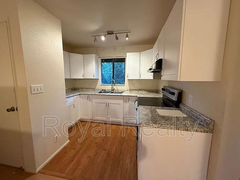 219 W Waiko Rd #F-LS011 — Photo 3