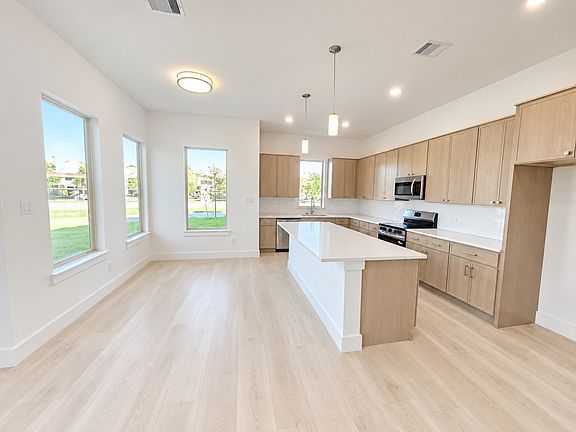 5th image of 5601 Wayside Dr