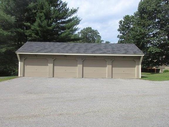 5th image of 206 Brickett Hill Cir