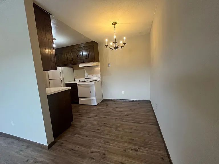 41 Arlington Ave West — Photo 16