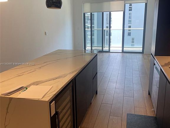 3rd image of 2900 NE 2nd Ave APT 582