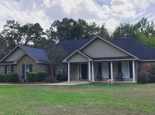 572 Lake Region Cir, Wetumpka, AL 36092