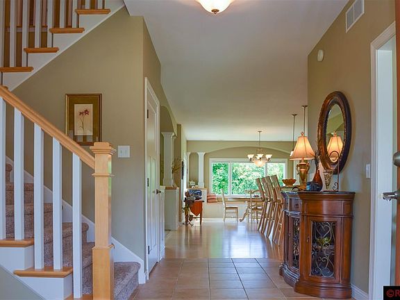 4th image of 208 Country Club Dr