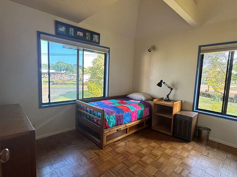 230 Kapualani St — Photo 20