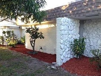 2nd image of 6203 Royal Poinciana Ln