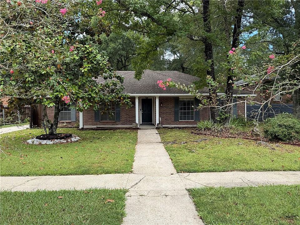 1st image of 608 9th St