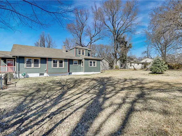 4917 Parish Dr, Roeland Park, KS 66205