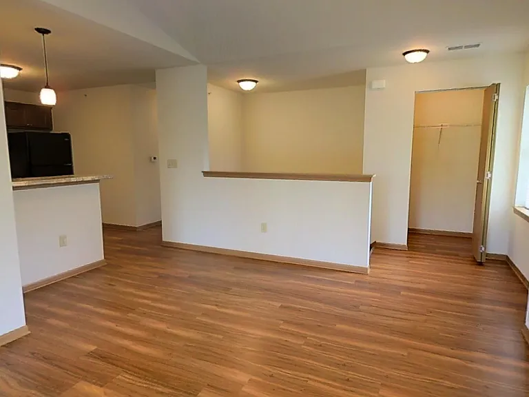 645 Cedar Bluffs Way #39 — Photo 3
