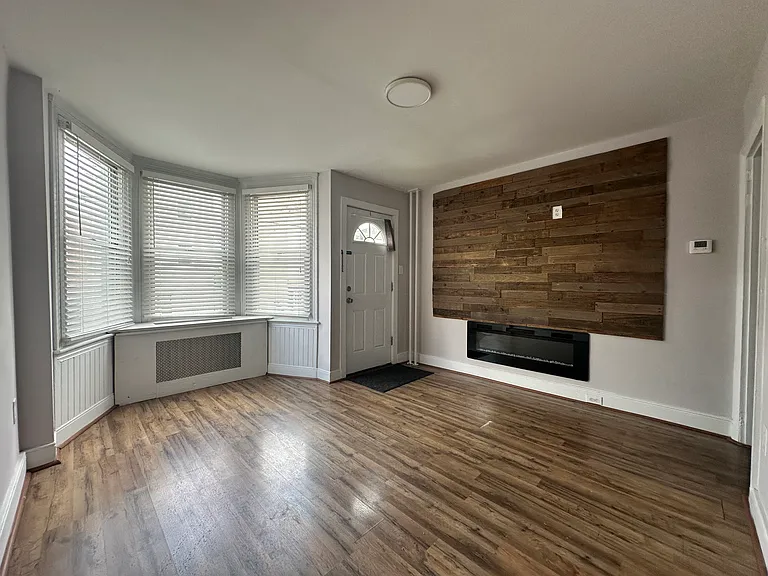 2714 Pratt St — Photo 7