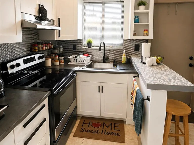 615 NE 7th St #7 — Photo 3