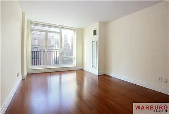 Rented by Warburg | media 23