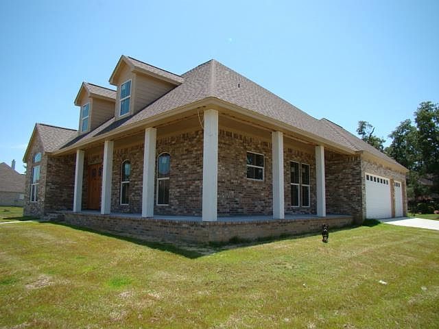 2nd image of 275 Idylwild