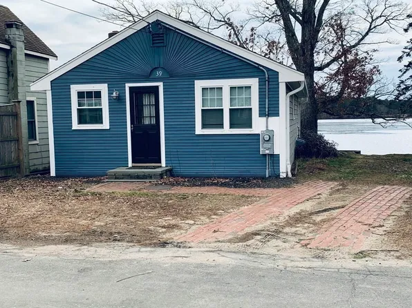 39 Ocean Ave, Hanson, MA 02338