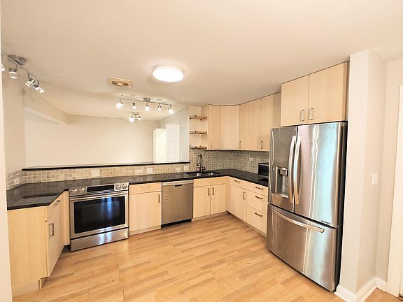 2nd image of 707 E Falcon Dr