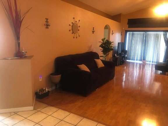5th image of 159 Sir Phillips Dr