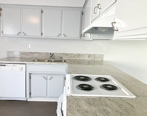 Catalina Garden Apartments Photo 1