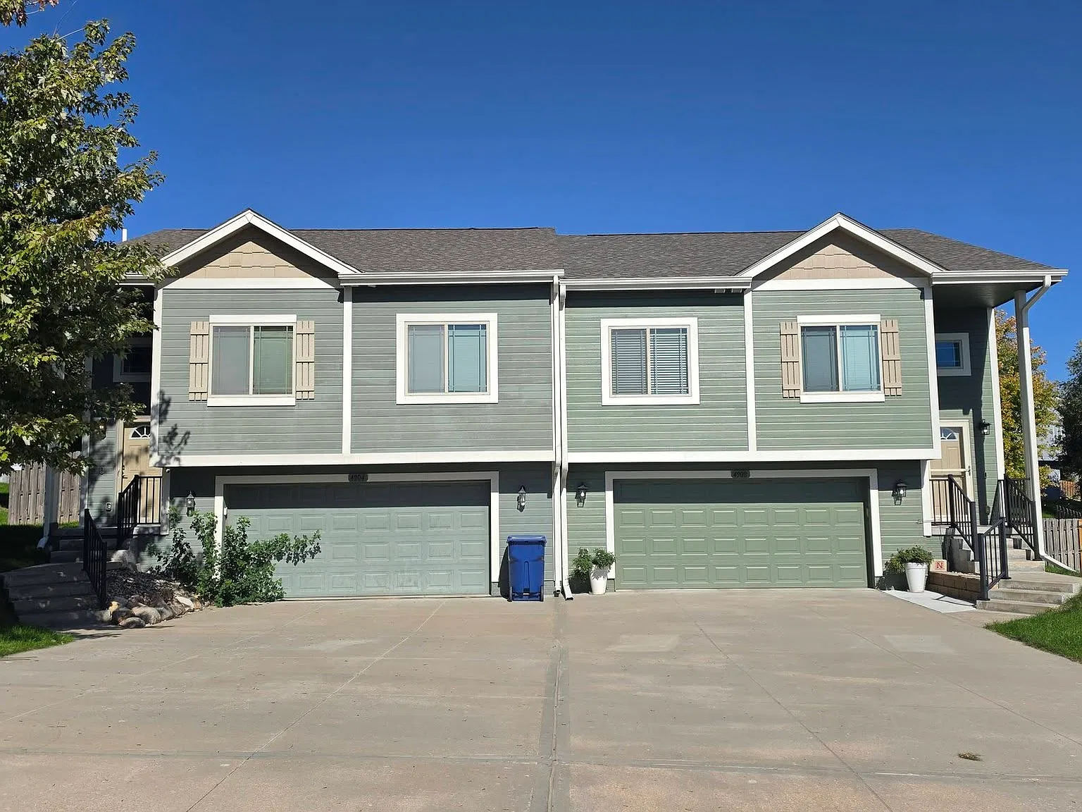 3 bed, 1163 sqft, $2,300 — Photo 1