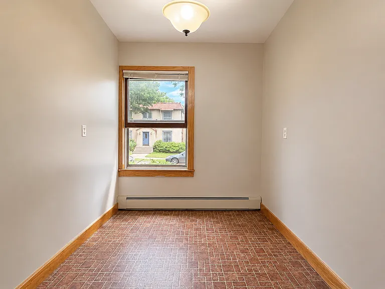 Emerson Manor Flats — Photo 17