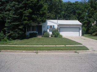 825 Cedar St, Grand Ledge, MI 48837