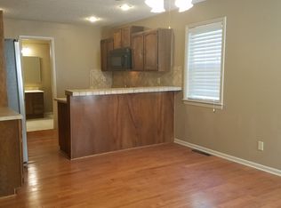 908 Cedar St #C, Pleasant Hill, MO 64080