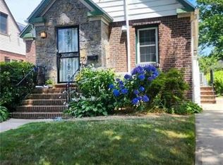 4827 213th St, Oakland Gardens, NY 11364