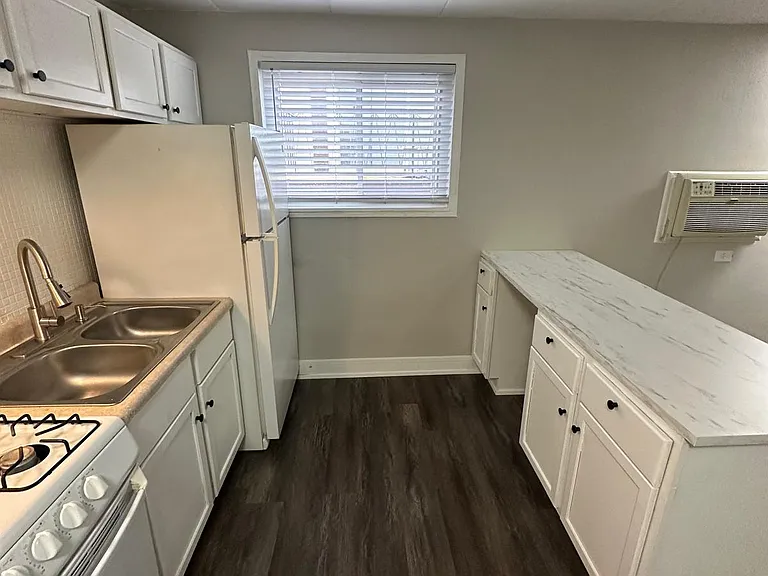5486 S Archer Ave S #3B — Photo 5