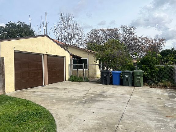 Garage; entrance to house