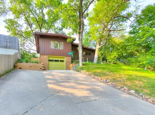 609 Carr Dr, Ames, IA 50010