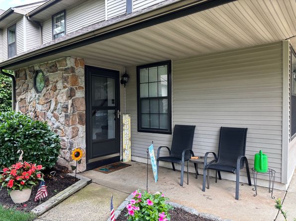62 Basswood Ct