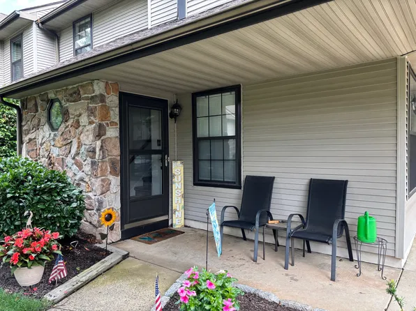 62 Basswood Ct, Warrington, PA 18976