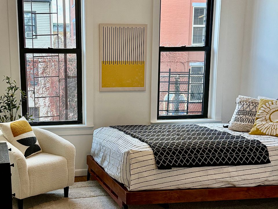 1st image of 1348 Putnam Ave APT 2R