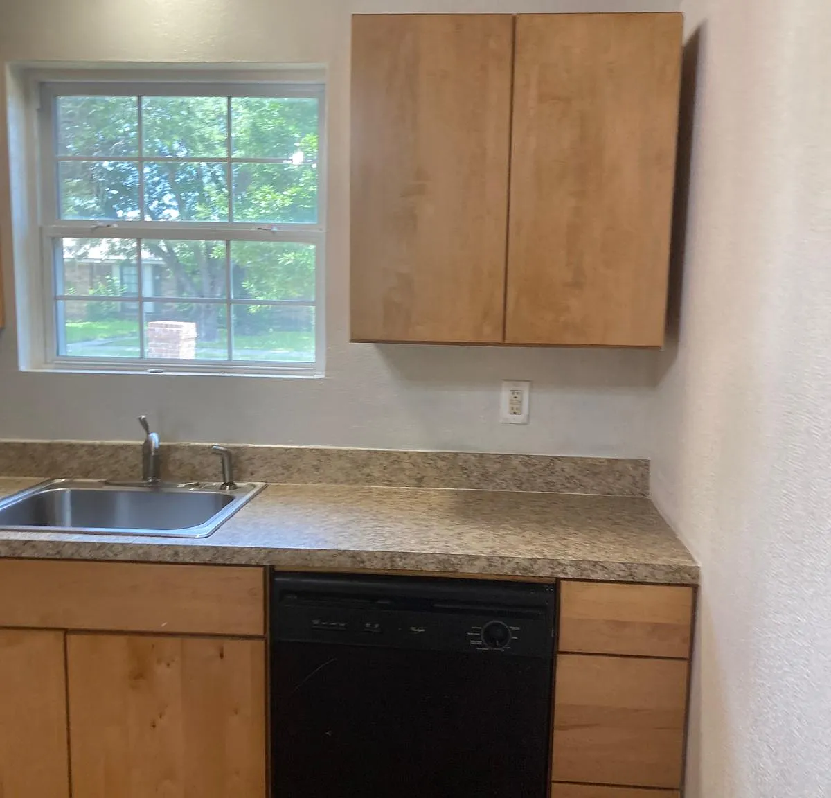 2 bed, 1000 sqft, $1,349 — Photo 3