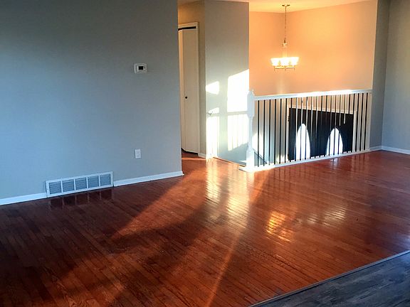 4th image of 1823 Southampton Dr SE