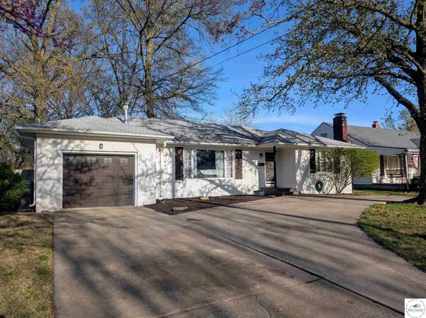 710 S 2nd St, Clinton, MO 64735