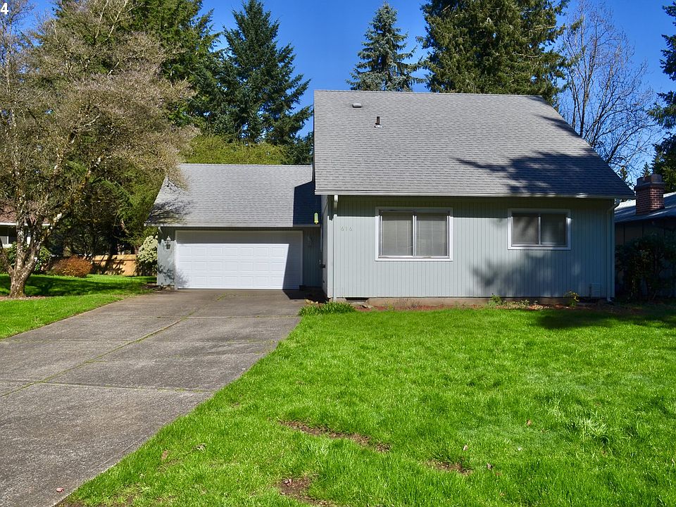1st image of 616 NE Pinebrook Ave