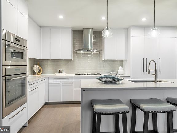 3rd image of 16 Bakers Walk #304