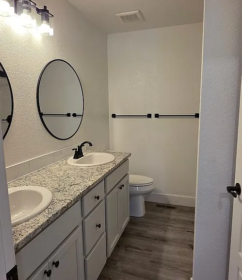 2912 Cribbon Ave — Photo 4
