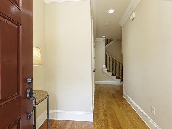 4th image of 7880 Glisten Ave