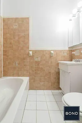 Rented by Bond New York | media 23